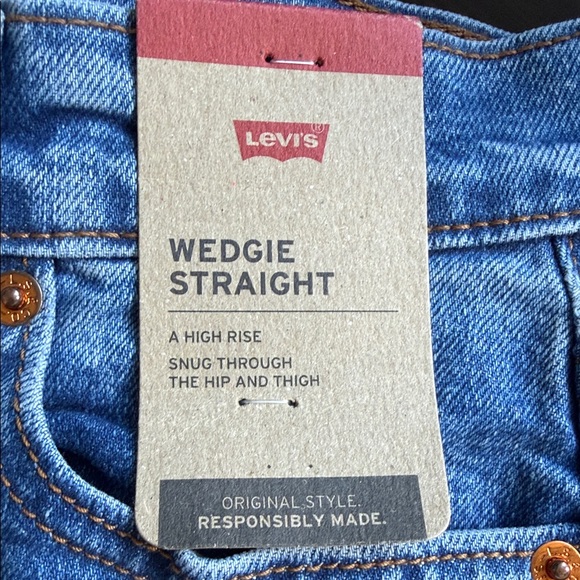 NWT Levi's Women's Wedgie Straight Size 9 Medium Wash - Picture 8 of 12